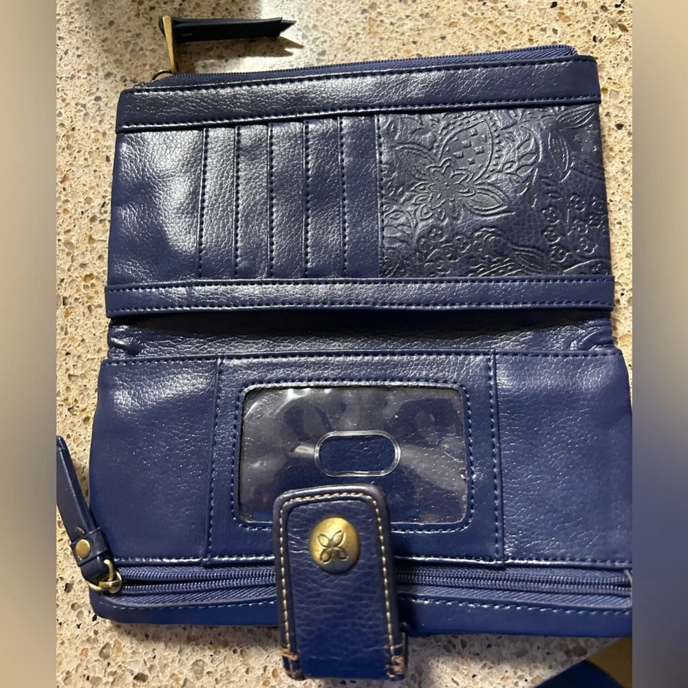 Vintage Y2K Relic Navy Floral Embossed Wallet -fossil brand